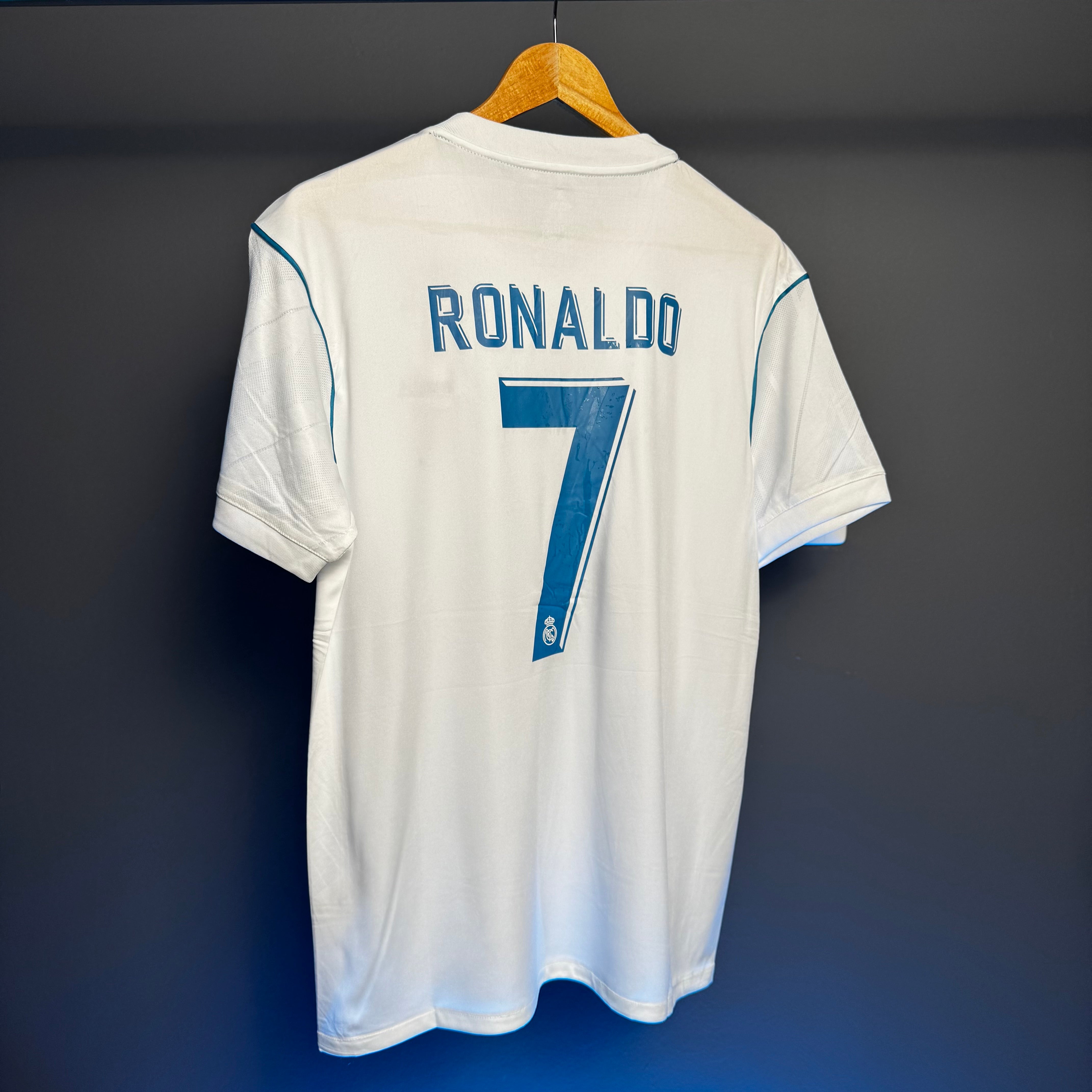 CAMISA REAL MADRID RETRO 2018 - RONALDO